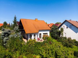 Drohnenaufnahme eines Einfamilienhauses 3